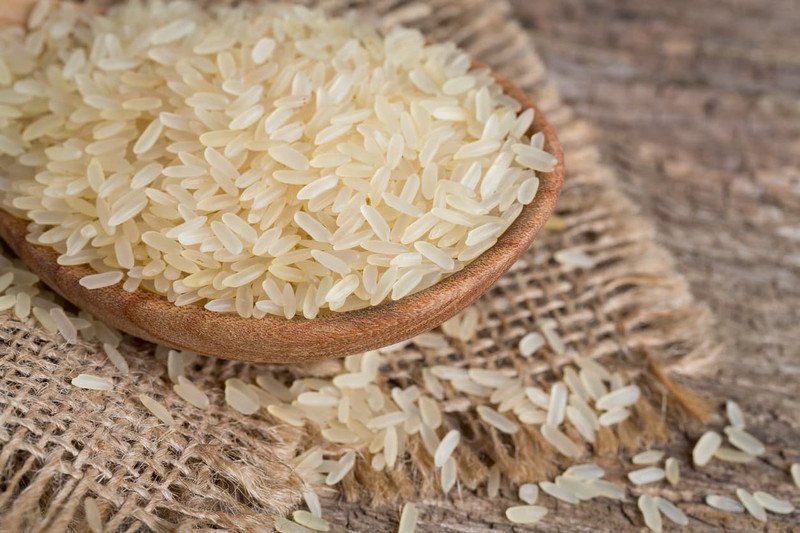 Bát cơm gạo lứt thơm ngon cung cấp năng lượng và chất xơ cho cơ thể