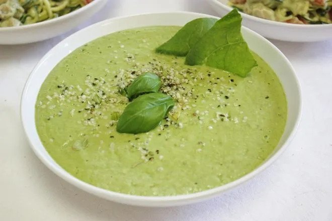 Bột gạo bí đỏ và rau ngót cung cấp vitamin và khoáng chất