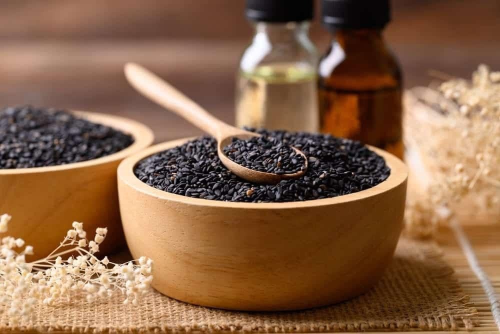 Bột gạo lứt mè đen sánh mịn, một lựa chọn tuyệt vời cho người muốn giảm cân tự nhiên.