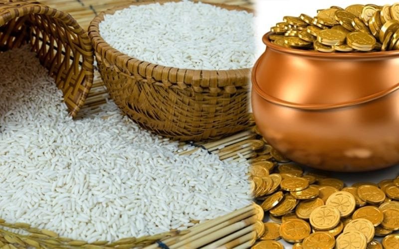 Cho vào hũ gạo đồ vật hút lộc