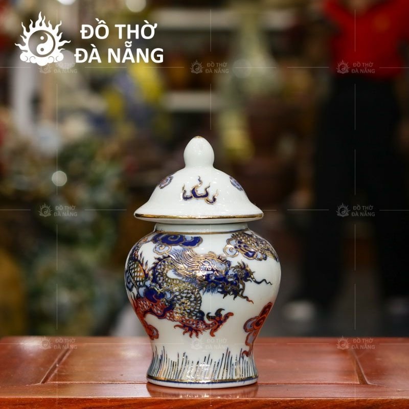 Chóa thờ gốm sứ Bát Tràng họa tiết rồng chầu nguyệt men lam, phù hợp để đặt 3 hũ gạo muối nước