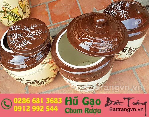 Đảm bảo thùng đựng gạo bằng gốm sứ luôn đầy ắp để thu hút tài lộc