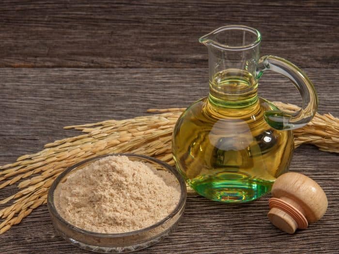 Dầu cám gạo tự nhiên dưỡng ẩm cho da và hỗ trợ trị vảy nến