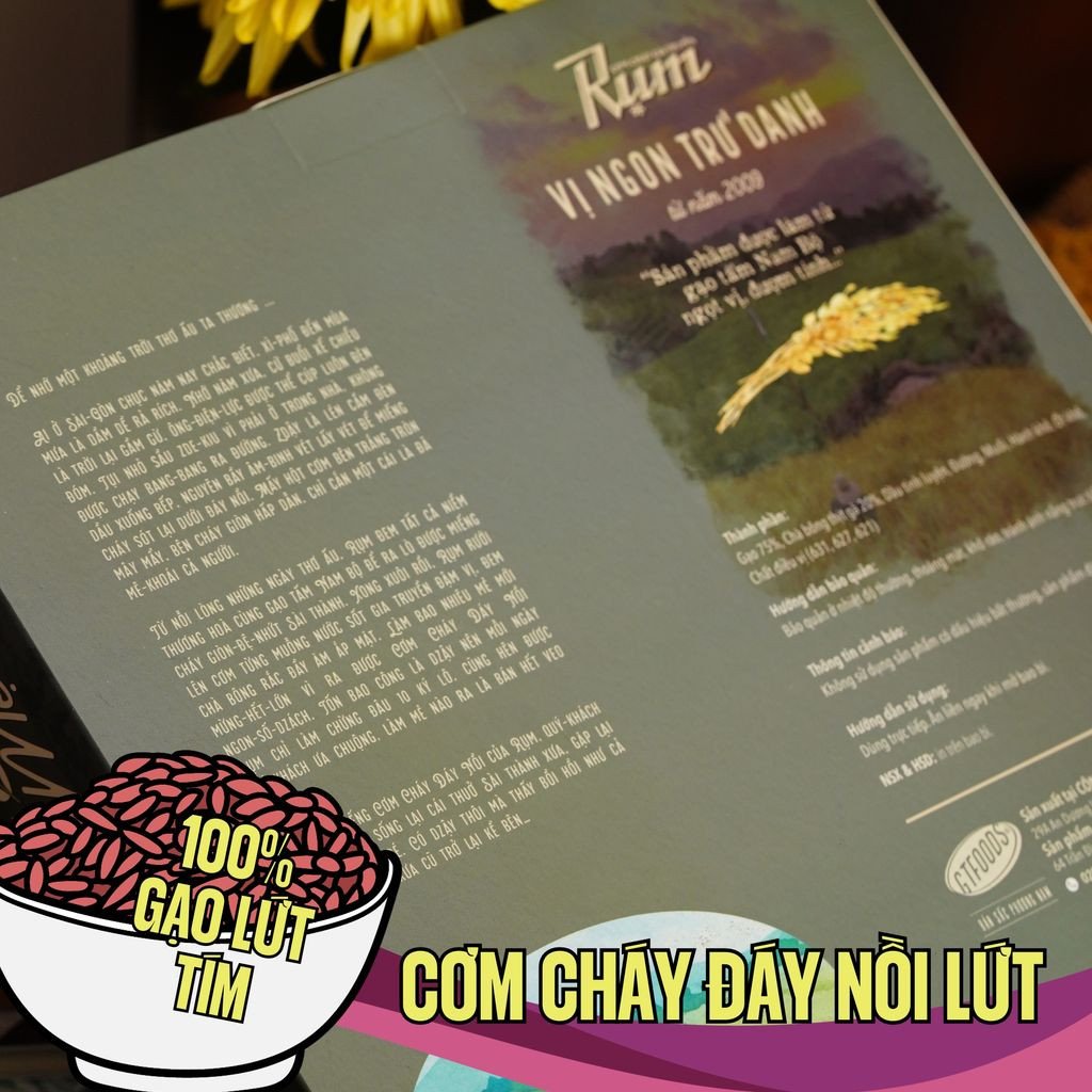 Đĩa cơm cháy gạo lứt thơm ngon sẵn sàng thưởng thức, tốt cho sức khỏe