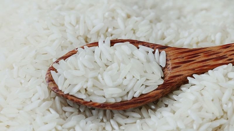 Hạt gạo thơm lài trắng trong, thon dài đặc trưng