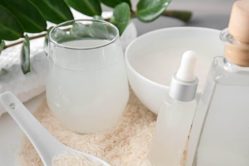 Lợi ích của việc gội đầu bằng nước vo gạo mang lại cho mái tóc và da đầu