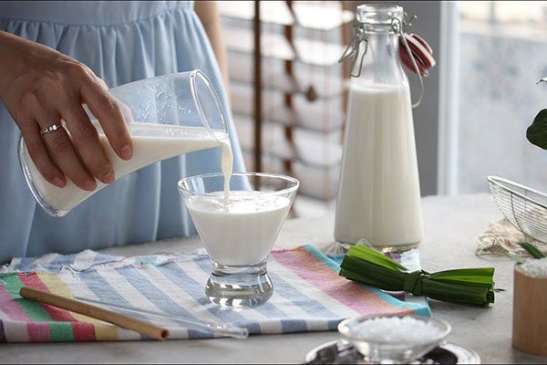 Một ly sữa gạo rang thơm ngon bổ dưỡng, bổ sung vào thực đơn hàng ngày của bạn