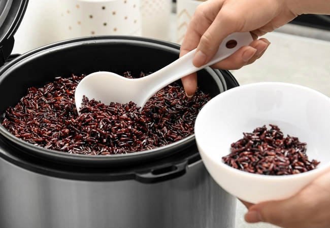 Náº¥u cÆ¡m gáº¡o lá»©t báº±ng ná»“i cÆ¡m Ä‘iá»‡n