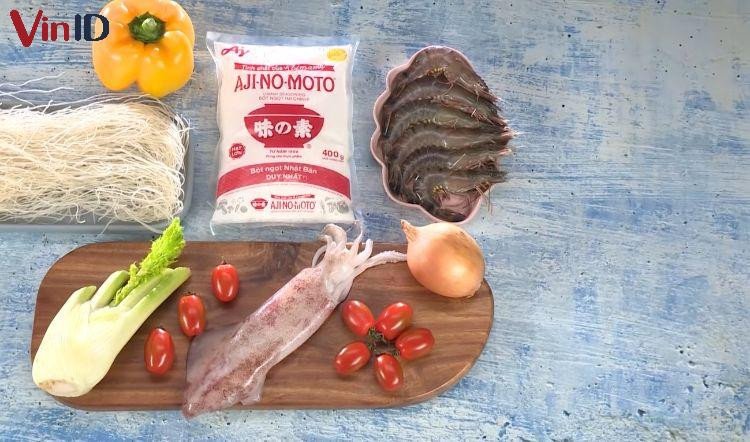 Nguyên liệu tươi ngon cho món bún gạo xào thập cẩm