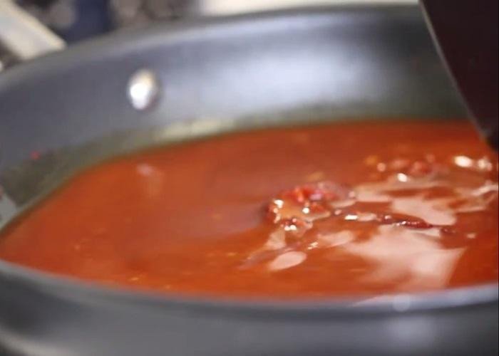 Pha chế nước sốt gochujang cho topokki