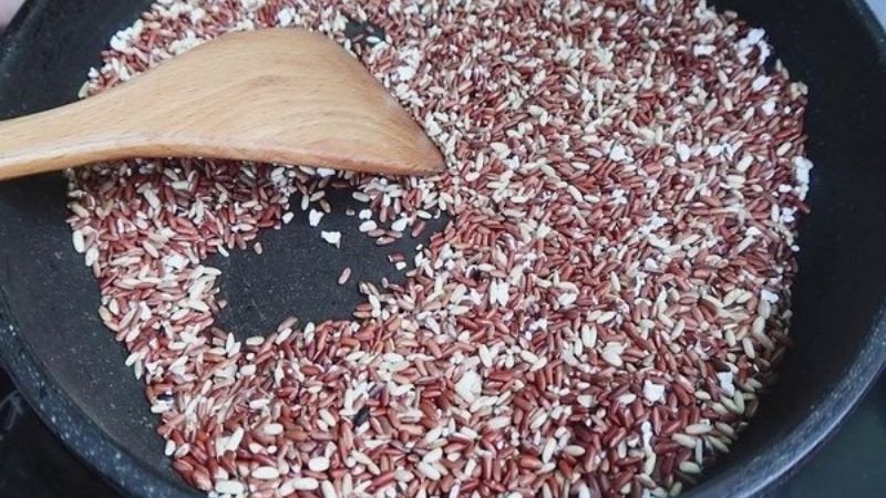 Quy trình chế biến gạo lứt sấy tại nhà đơn giản