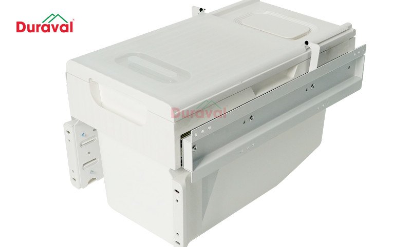 So sánh thùng đựng gạo inox với thùng nhựa