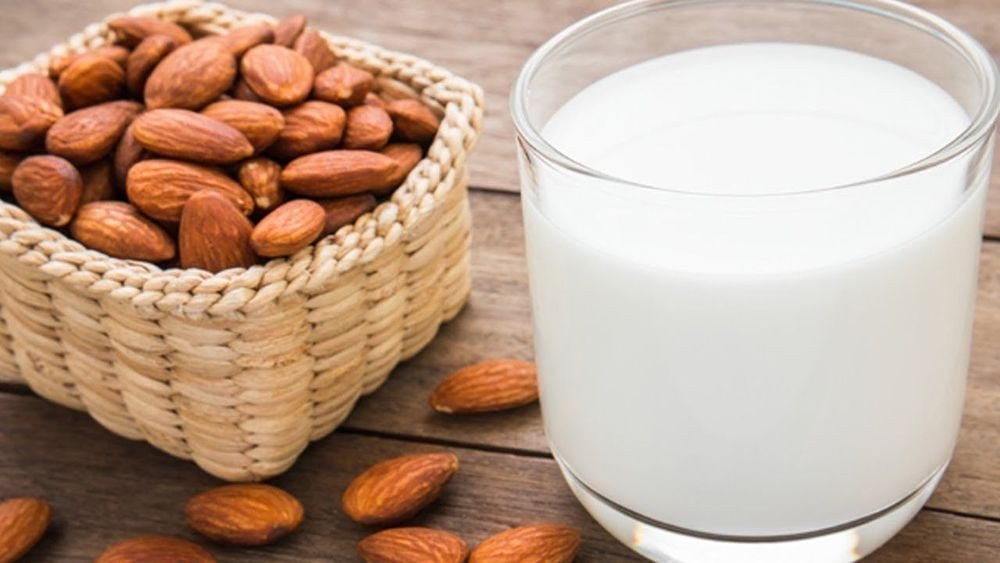 Sữa hạnh nhân không đường, một lựa chọn ít calo thay thế sữa gạo
