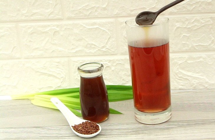 Trà gạo lứt mật ong gừng nóng hổi