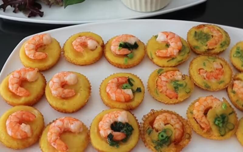 Bánh khọt vàng ươm giòn ngon