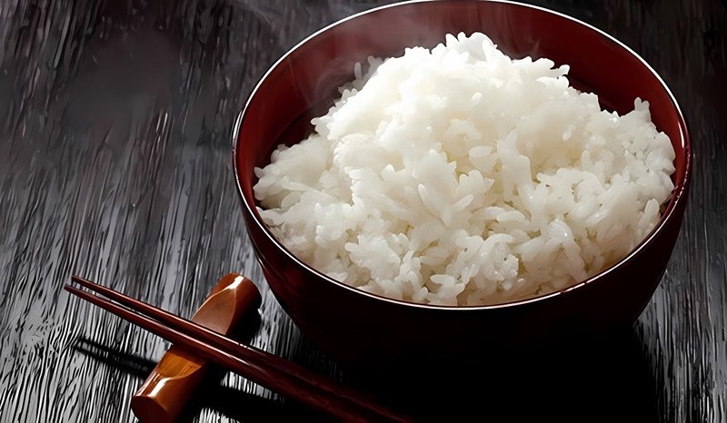 Bữa ăn cân đối với cơm, rau và thịt