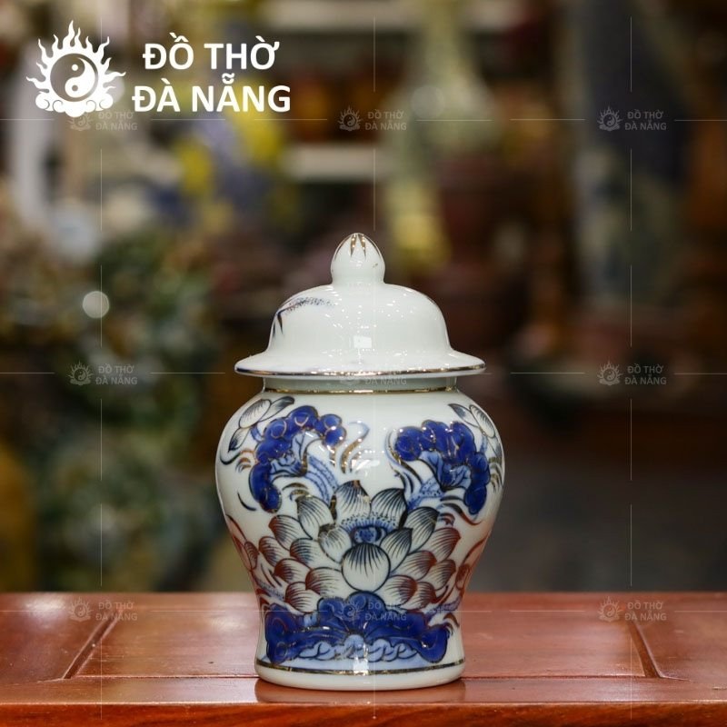 chóe thờ gốm sứ Bát Tràng