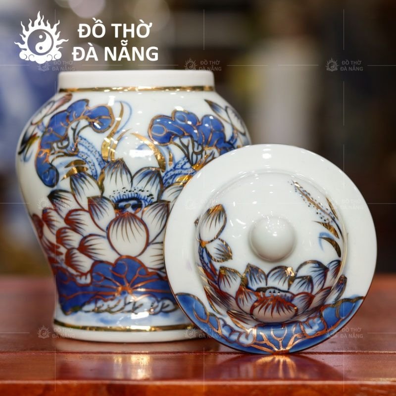 Dáng chóe thờ với miệng nhỏ, thân phình, thu hút tài lộc