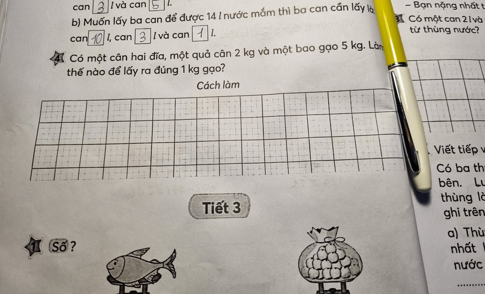 Gia đình cùng giải bài toán cân gạo 1kg rèn tư duy logic hiệu quả