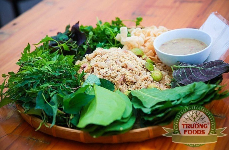 Gỏi cá trộn thính gạo thơm bùi