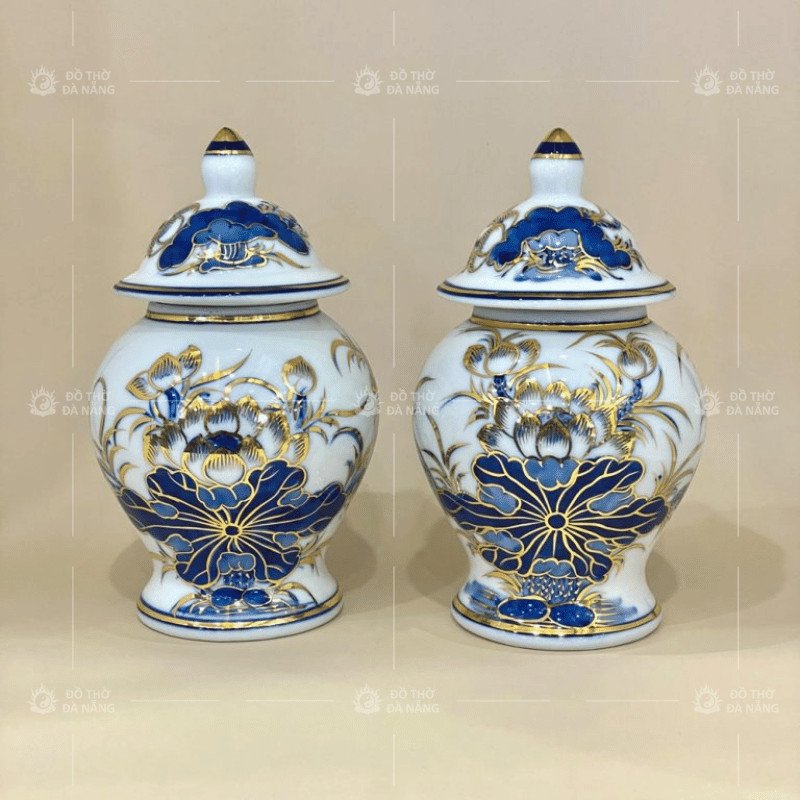 Khoảng cách hợp lý khi đặt 3 hũ gạo muối nước trên bàn thờ
