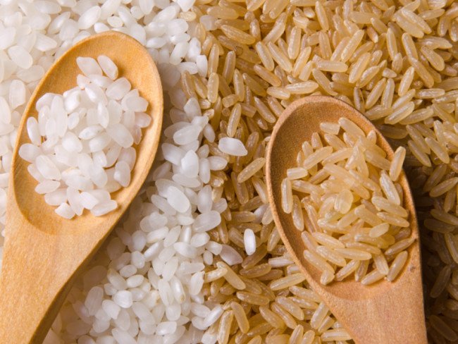 Nấu cơm gạo lứt trộn với gạo trắng
