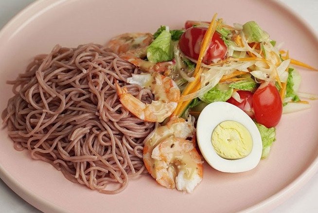 Nên ăn mì gạo lứt 2-3 lần/tuần để bổ sung dinh dưỡng và kiểm soát cân nặng