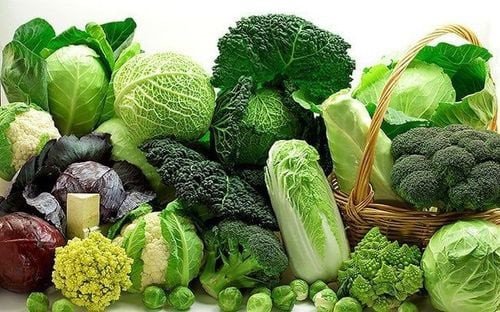 Rau xanh tươi ngon, thực phẩm tốt cho sữa mẹ loãng
